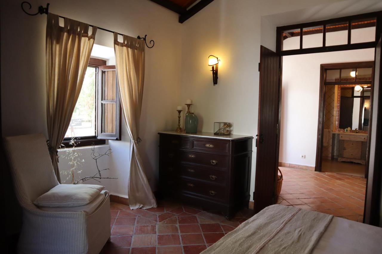 Os Agostos Bed & Breakfast Екстериор снимка